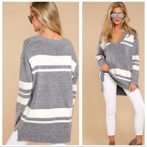 NWT Red Dress Boutique Fable V-Neck Sweater M/L